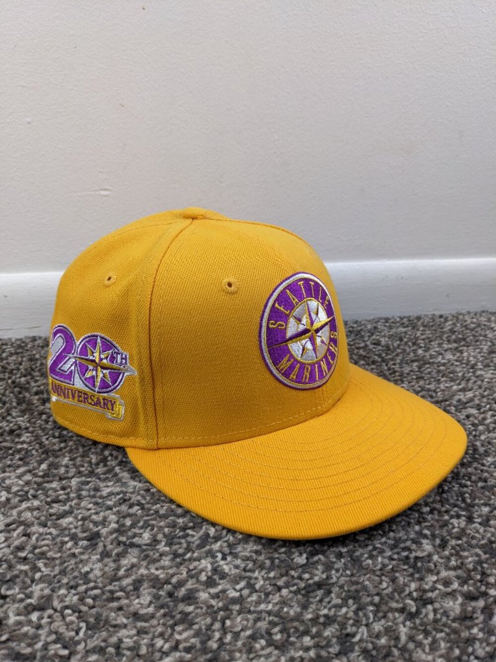 Seattle Mariners Hat Cap 20th Anniversary New Era Yellow Size 7 1/8